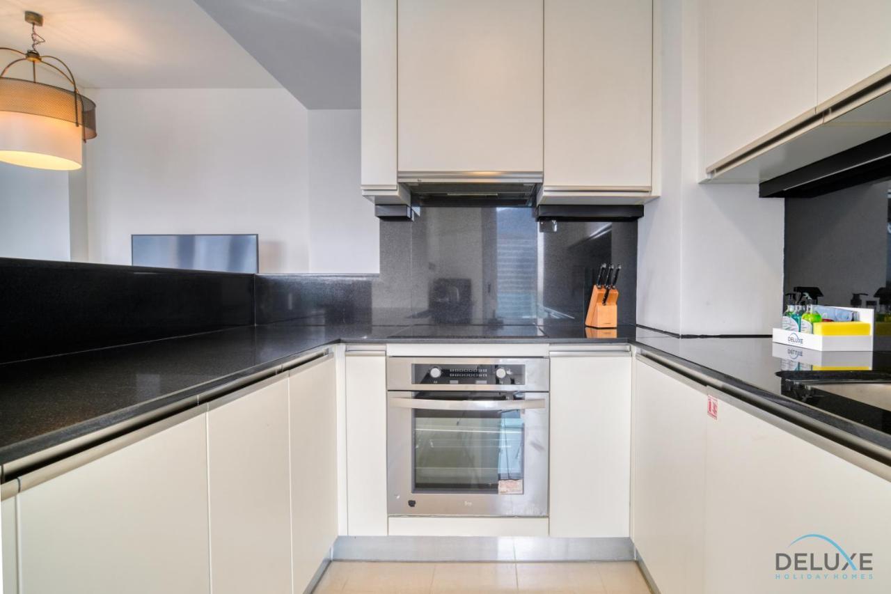 Апартаменти Decadent 2br In The Address Residences Marina By Deluxe Homes Дубай